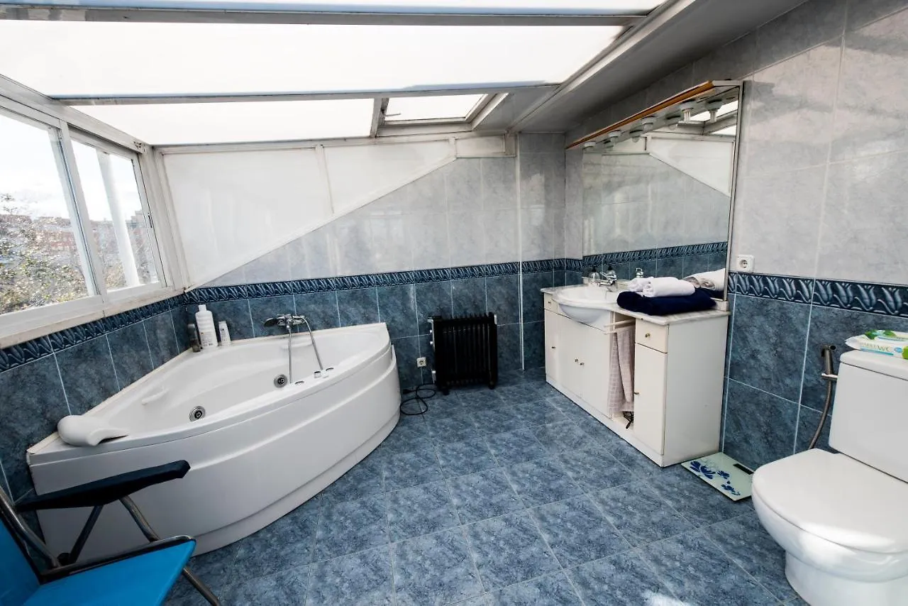 Habitaciones Privadas En Mi Acogedor Chalet - Private Rooms Madrid Homestay